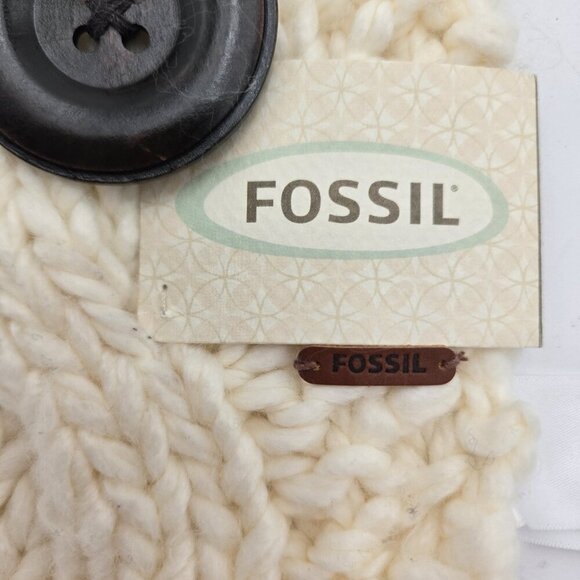 New FOSSIL Tori Pristine Acrylic Soft Scarf Neutral Crochet Ivory Large Button - Picture 5 of 8